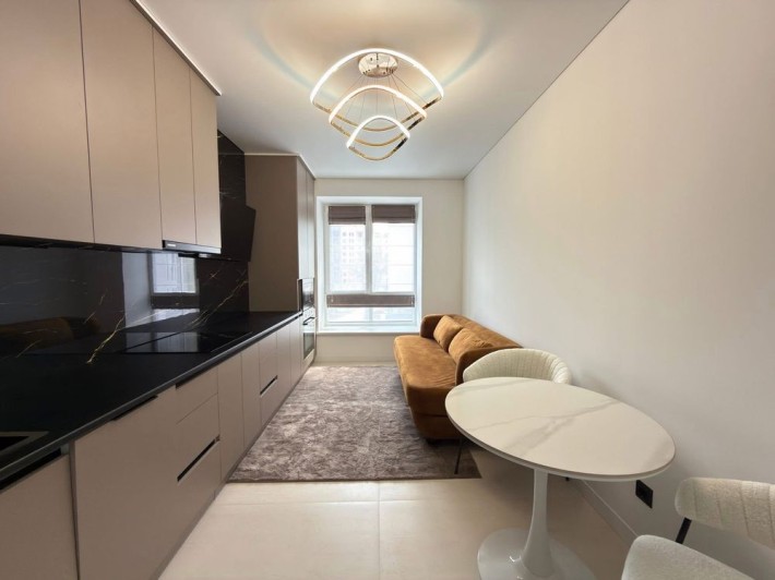 Продаж 2-х кімнатної квартири з ремонтом і меблями - фото 1