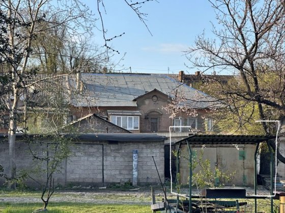 Продам 2-кімнатну квартиру + гараж Кривий Ріг