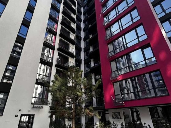 Простора 1-кімнатна квартира 46 м² у самого  ОЗЕРА Ивано-Франковск