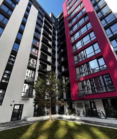 Простора 1-кімнатна квартира 46 м² у самого  ОЗЕРА - фото 1