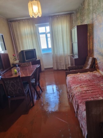 Продам 2-к квартиру в центре, Ингулец. Дом со СВЕТОМ 
​Светлая и теплая квартира в середине д - фото 1