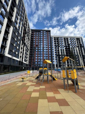Продається 2 кім. квартира 2 поверх, 64 м2 в сучасному ЖК біля річки!! - фото 1