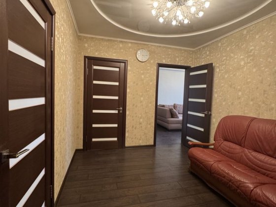 Продам Трехкомнатную квартиру 95 квартал проспект Мира. Кривий Ріг