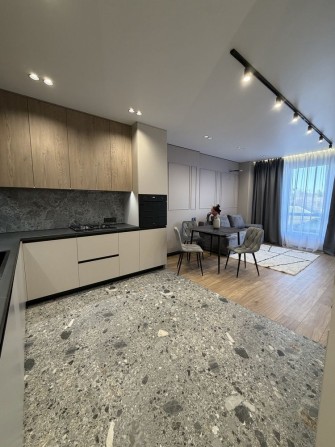 Продаж двокімнатної квартири з дизайнерським новим ремонтом! Газ! - фото 1
