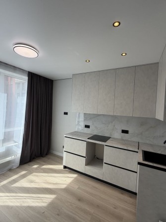 Продам квартиру з новим ремонтом, зручний виїзд на Київ 64990 $ - фото 1