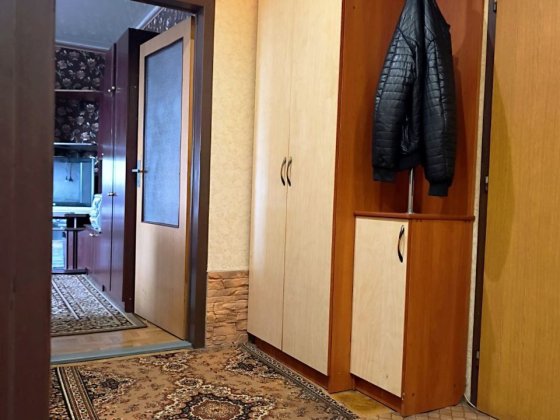 Продам 2 комн. квартиру на Макулане микрорайон Всебратское-2 от владельца Кривой Рог