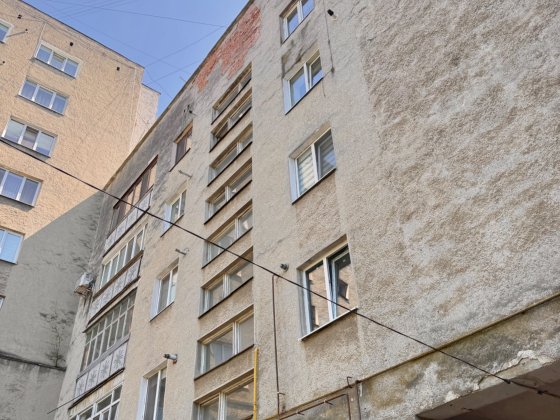 Продаж 2-кімнатної квартири в центрі міста у жилому стані. Підходить під програми-ваучер Ивано-Франковск