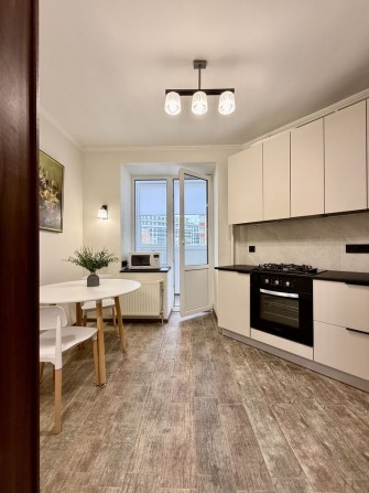 Центральний парк! Газ, великий балкон! 40 м2! Сертифікат,  плстанова - - фото 1
