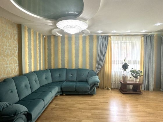 Квартира на вул.Кравчука ,пл.76кв.м,3-й поверх Луцьк