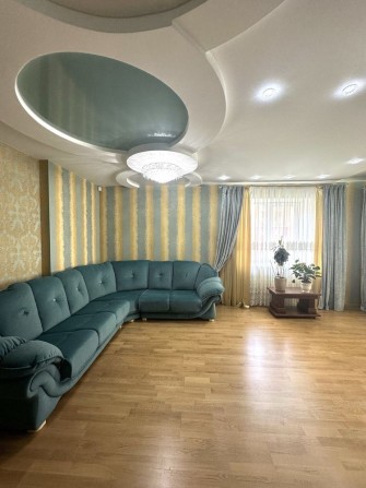 Квартира на вул.Кравчука ,пл.76кв.м,3-й поверх - фото 1