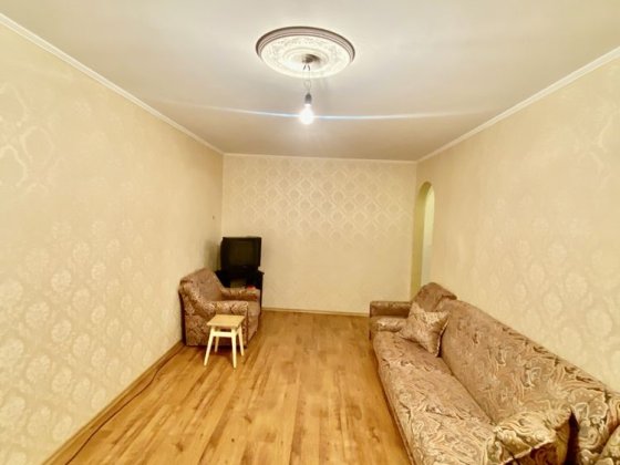 Продам 2-х кімнатну квартиру в районі 44 квартала Кривий Ріг