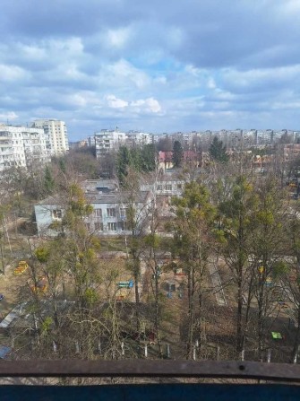 Є квартира з лоджією та гардеробною під ремонт - фото 1