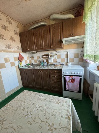 Продаж трикімнтаної квартири з жилим ремонтом - фото 1