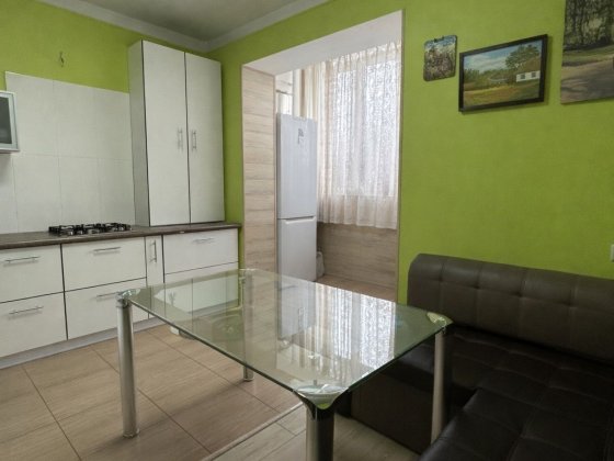 Продам 1к квартиру з ремонтом в центрі  міста! Є газ!