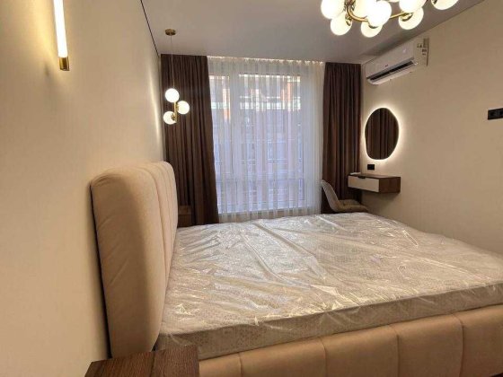 Продаж 2 кім кв+кухня вітальня , будинок з басейном, на березі озера Ивано-Франковск