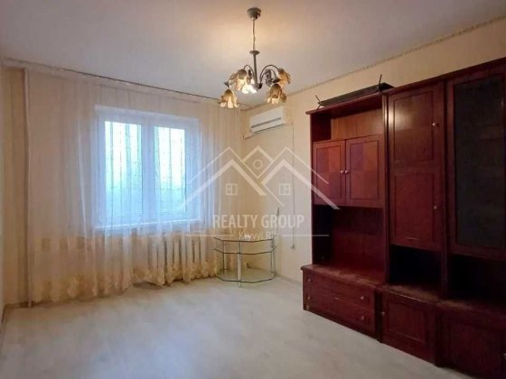 Продаж 2 кімнатної квартирі на Дзержинці. Кривий Ріг