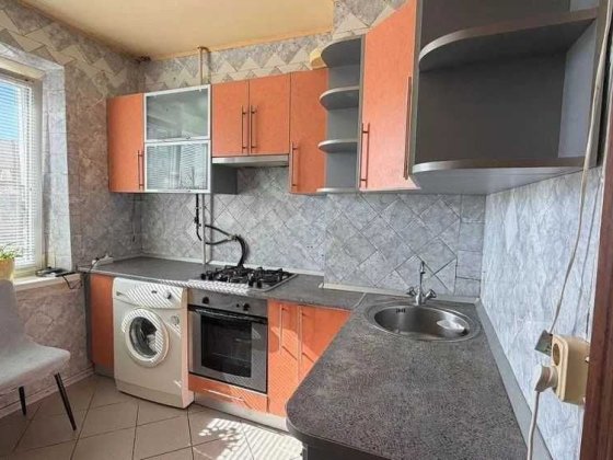 Сади 2к квартира на другому поверсі Полтава