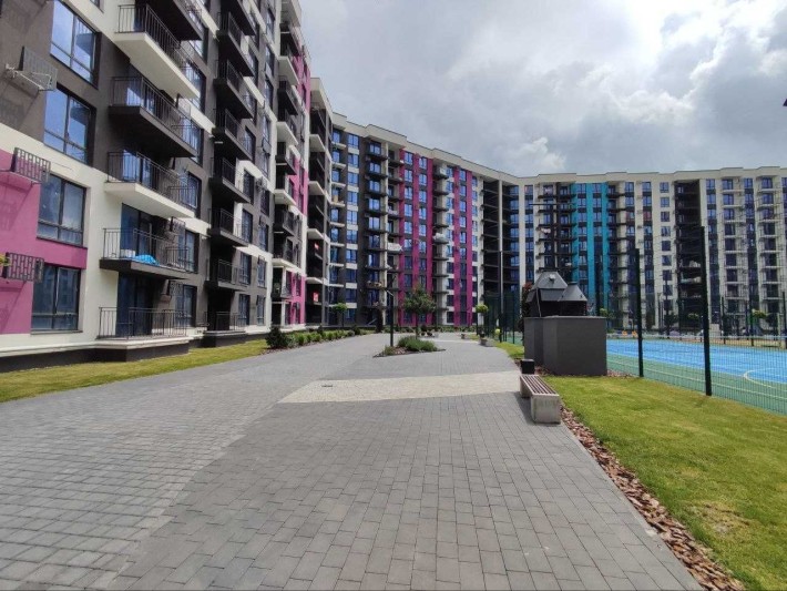 Продам здану 2-кімнатну квартиру в центрі! - фото 1