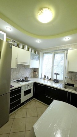 Продам 2 кімнатну квартиру - фото 1