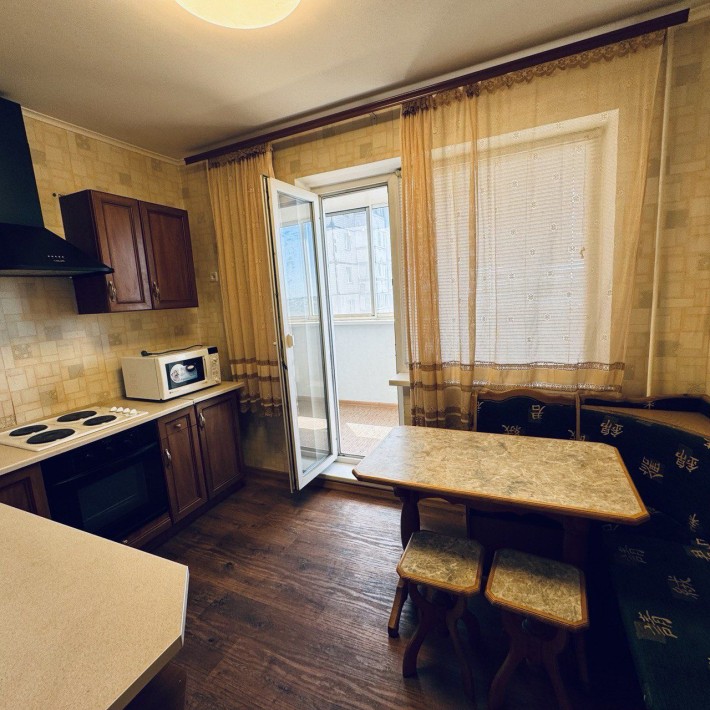 Продам 2 кімнатну квартиру на Дзержинці вулиця Якіра, Є ВІДНОВЛЕННЯ. - фото 1