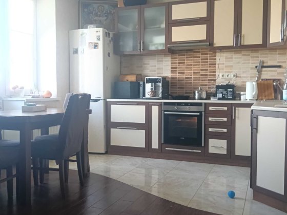 Продам простору двокімнатну квартиру Ровно