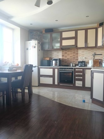 Продам простору двокімнатну квартиру - фото 1