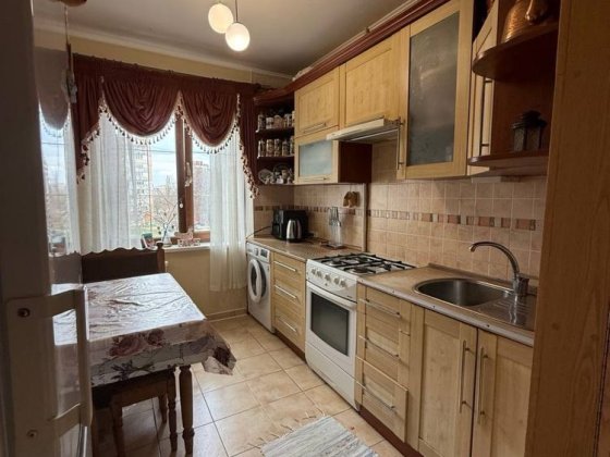 Продам 3 кімнатну квартиру район Боярки Рівне