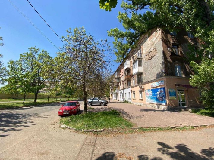 Продается трехкомнатная сталинка на Героев АТО/ 97 квартал - фото 1