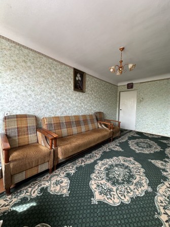 Продам 2- кімнатну квартиру по вул. Степана Бандери - фото 1