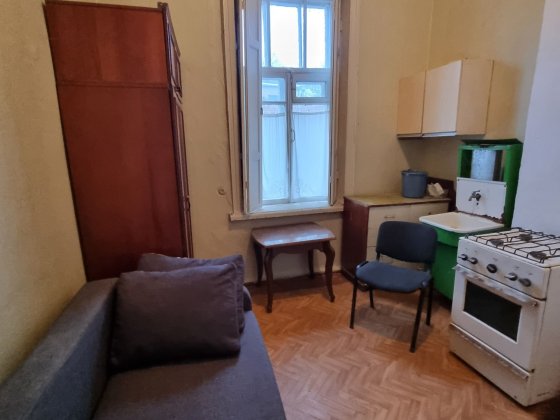 Продам 1к в центрі міста, поруч з обласною лікарнею Полтава
