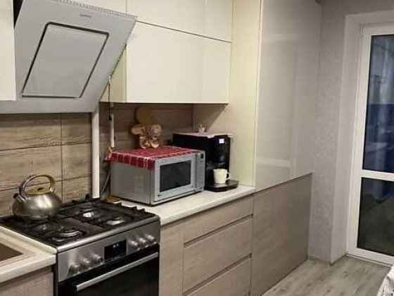 2-к квартира 63 м² з ремонтом та інд. опалення. Полтава