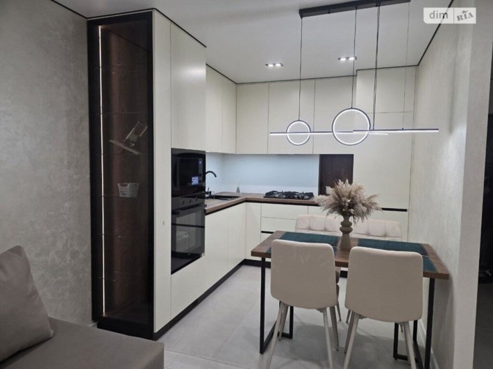 Продаж 2к квартири 58 кв. м на вул. Смакули - фото 1