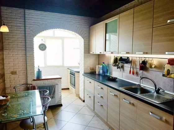 Продам 3х ком кв по ул.Карбышева пл 70 м кв мебель ремонт техника Херсон