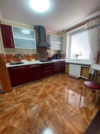 ІДЕАЛЬНА 3-КІМНАТНА НА САДАХ — НОВИЙ РЕМОНТ, 3 БАЛКОНИ, 70 м² - фото 1