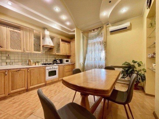 Продається 4 кімнатна квартира в Елітному будинку Суми