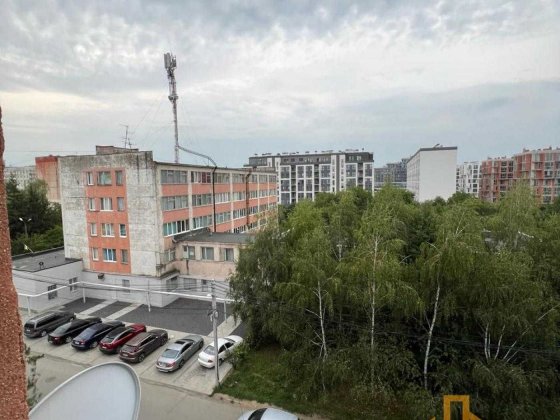 Продаж просторої 3-кімнатної квартири Новий Район Ужгород