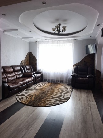 Продам 2 кімнатну квартиру по вул. Захисників Маріуполя - фото 1
