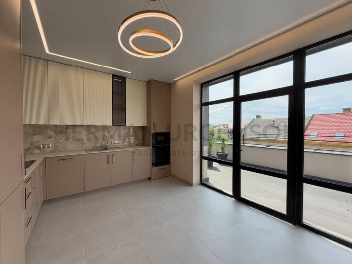 Продаж 3к квартири 92 м.кв / вул. Собранецька, Центр - фото 1