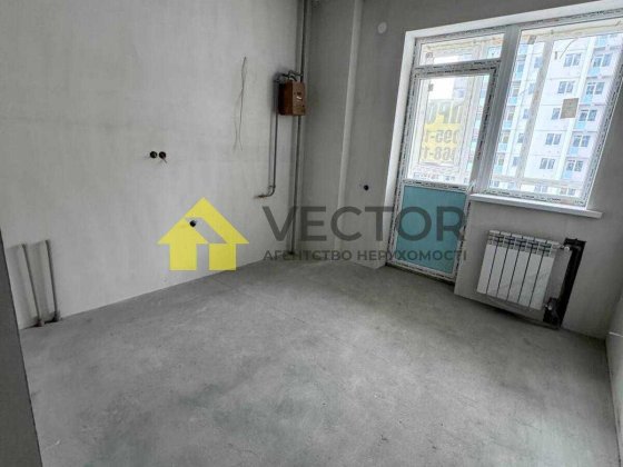 Однокімнатна на сереньому поверсі 41м² Полтава