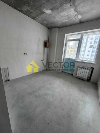 Однокімнатна на сереньому поверсі 41м² - фото 1