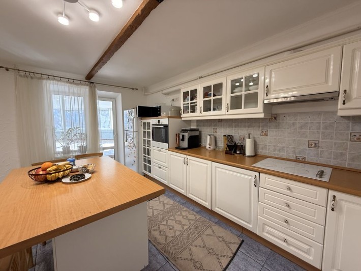 Продаж квартири по вулиці Київська, район Бам, 6 кімнат - фото 1