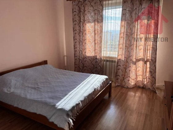 Продаж трикімнатної квартири по вул.Минайська Ужгород
