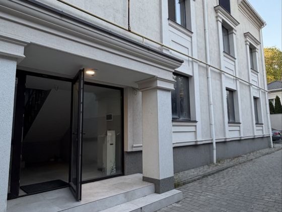 Продаж 2 кімнатної квартири в центрі міста, новий закритий жк Ужгород