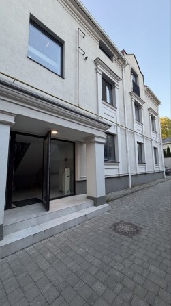 Продаж 2 кімнатної квартири в центрі міста, новий закритий жк - фото 1