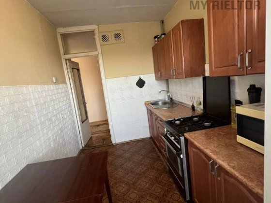 Продаж трикімнатної квартири по вул.Міцкевича Ужгород