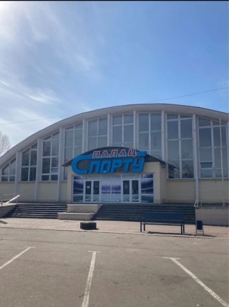 Квартира під ремонт з балконом! в Цегляному будинку - фото 1