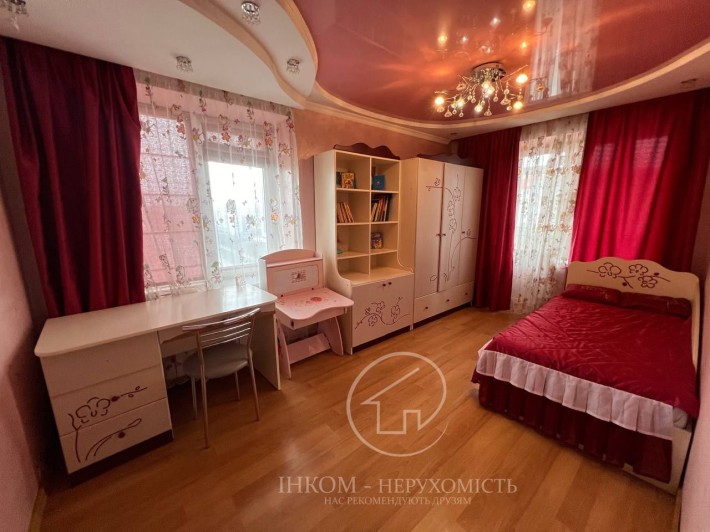 Нестандартна 3к квартира в ЦЕГЛЯНОМУ будинку - фото 1