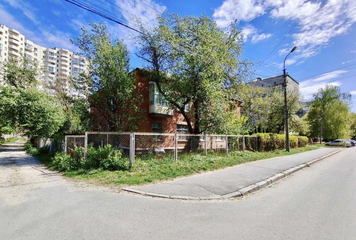 Центр! Продаж 2-кімн сталінки 45 м2 по вул. Богуна, р-н Градецького. - фото 1