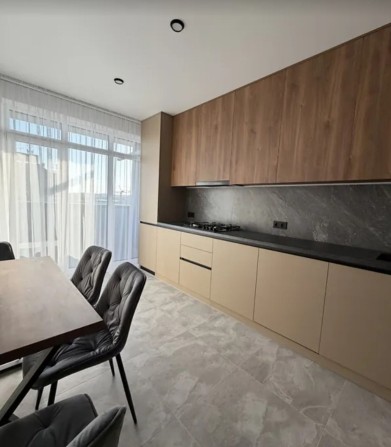 Продаж 1к квартири 47 кв. м на вул. Торговиця - фото 1