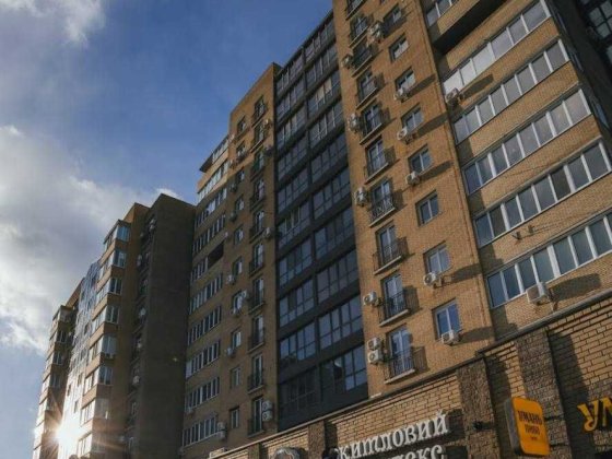 Продаж просторої квартири в одному з найкращих житлових комплексів Черкас у центрі міста Черкаси